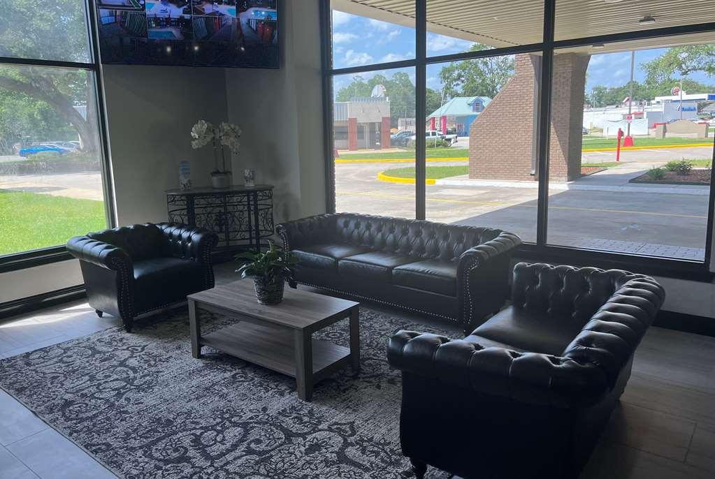 Ramada By Wyndham Gulfport I-10 Diamondhead Motel Interior photo