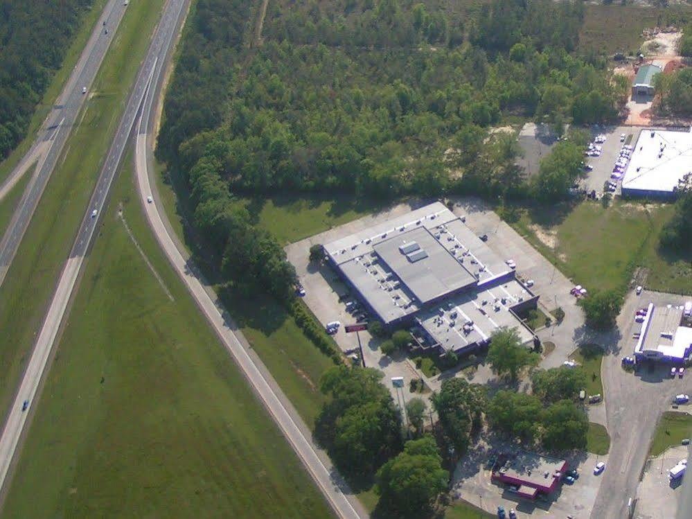 Ramada By Wyndham Gulfport I-10 Diamondhead Motel Exterior photo